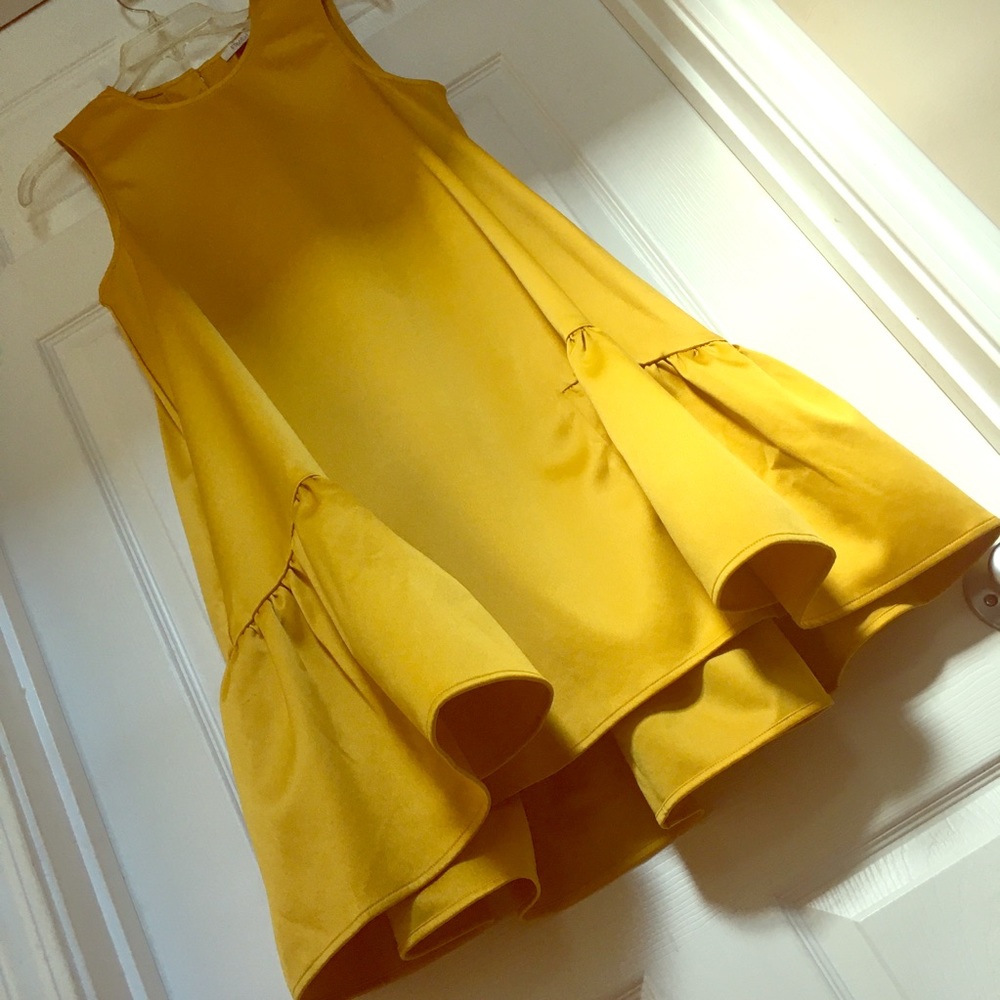 Mustard sleeveless gold dress with pockets sz Med